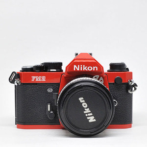 NIKON FM2 + 50mm F1.4 Red